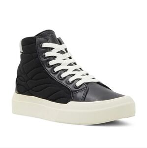 Women's Roxy Marina Hi High Top Sneaker Size 8. New With Tag